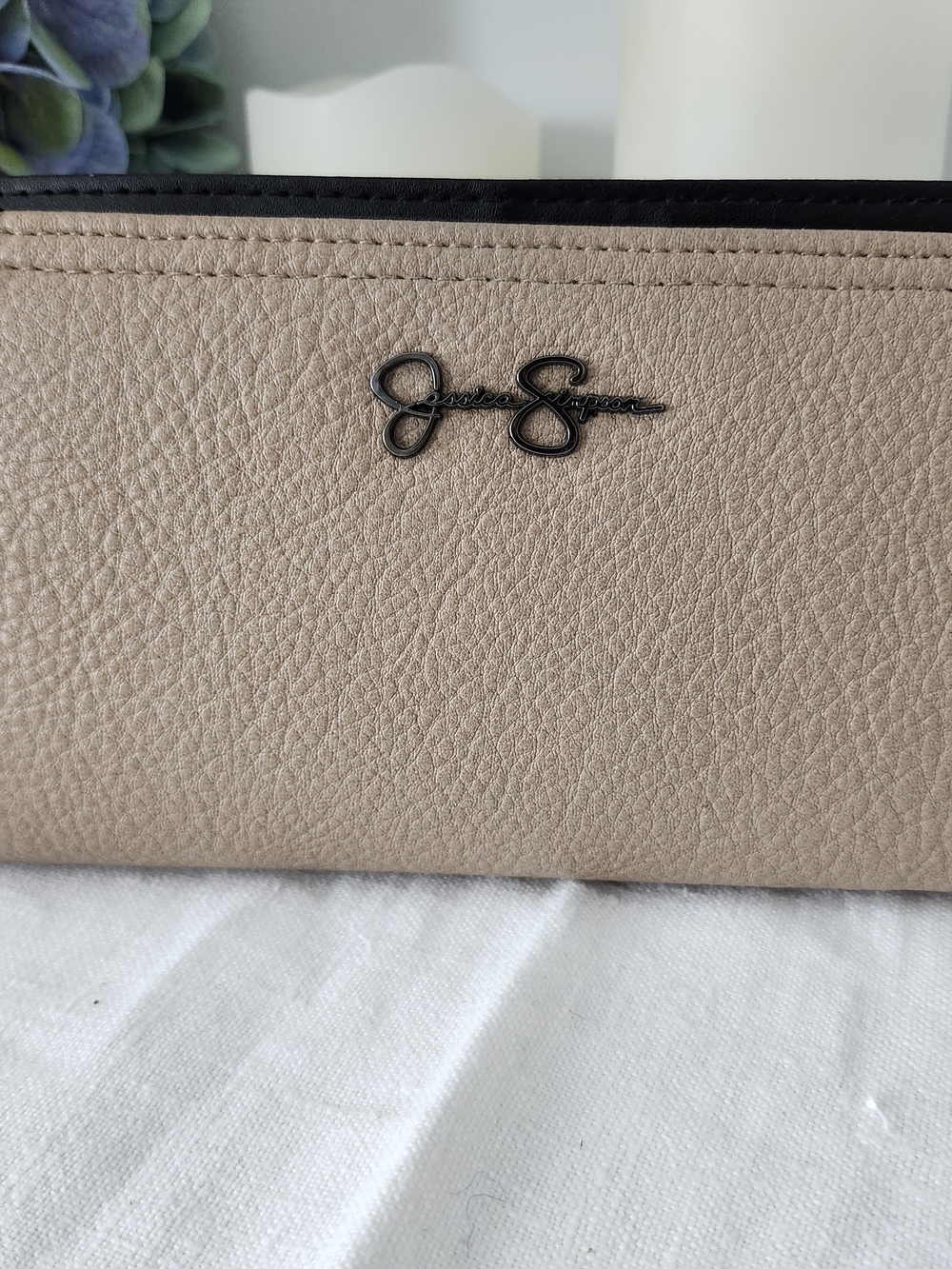 Beige Leather Waller Leopard Animal Print Zippers Jessica Simpson 8 By 4.5 Inche